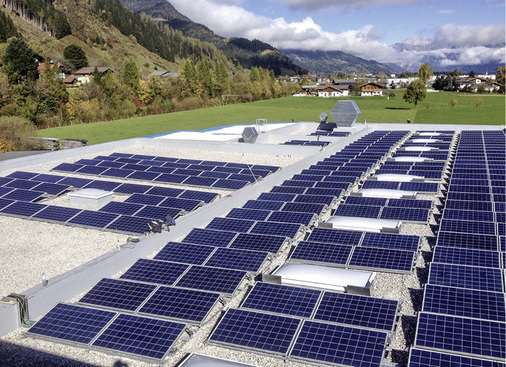 <p>
</p>

<p>
Dieser Solargenerator auf dem Dach eines Gewerbekunden wurde von Alternative Energiesysteme Holleiserrichtet. Er leistet 100 Kilowatt. 
</p> - © Foto: Alternative Energiesysteme Holleis

