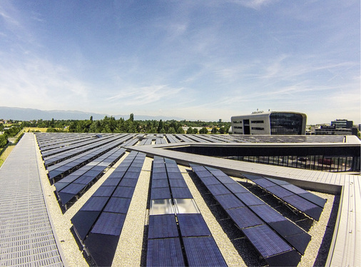 <p>
</p>

<p>
Zunehmend wächst in Europa die Nachfrage nach gewerblichen Dachanlagen. In Amerika und Asien bestimmen Solarparks das Geschäft.
</p> - © Foto: Mounting Systems

