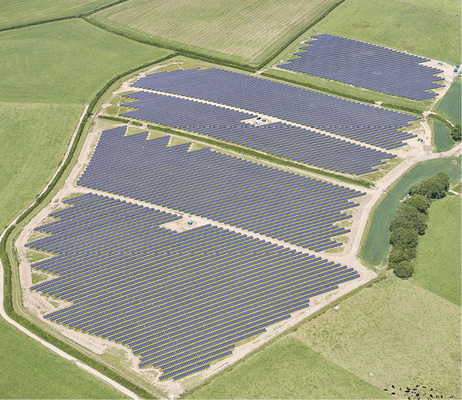 <p>
</p>

<p>
Auch bei den Solarparks hat sich das Geschäft verändert: Die Fristen sind knapp, ein Anbieter muss unverzüglich sogar größere Megawattprojekte beliefern können.
</p> - © Foto: Mounting Systems


