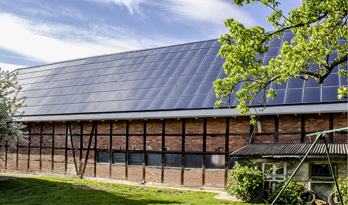 <p>
</p>

<p>
Diese Scheune steht unter Denkmalschutz. Dennoch konnte ein solares Indachsystem installiert werden.
</p> - © Foto: www.passivhaus.de

