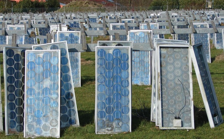 Zu regeln: Die Rücknahme- und Entsorgung von Photovoltaikmodulen. - © PV-Cycle
