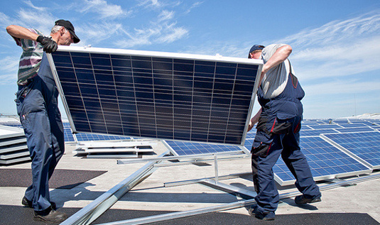 Nicht die Hersteller mussten die meisten Arbeitsplatzverluste der europäischen Solarbranche hinnehmen. Die meisten Jobs gingen bei den Installateuren verloren. - © Sunergy Europe
