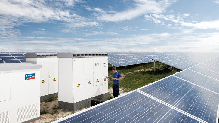 Die Hessen machen immer mehr Umsatz mit Leistungselektronik für Solarparks - ein Geschäft, das vor allem in den USA, in Japan und in Australien gut läuft. - © SMA
