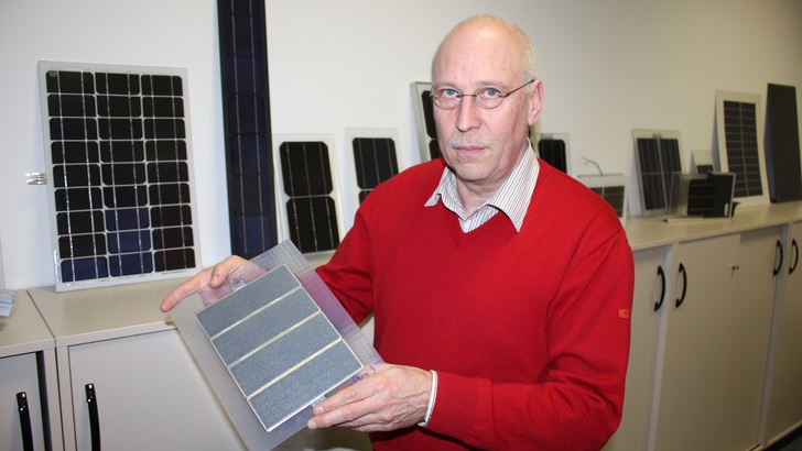 Joachim Höhne ist seit mehr als 20 Jahren Geschäftsführer der GSS Gebäude-Solarsysteme GmbH in Korbußen. - © Heiko Schwarzburger
