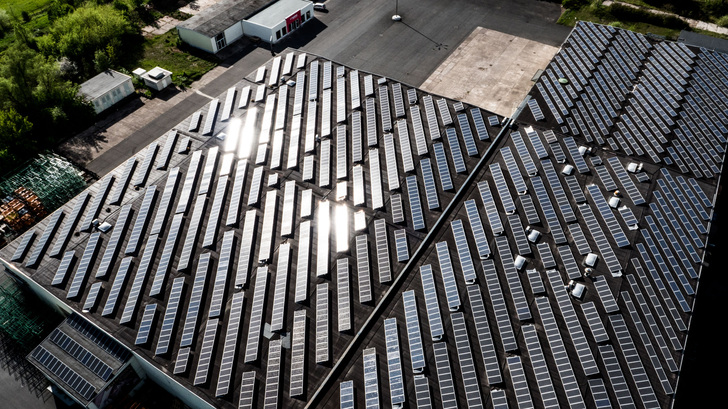 Der Solarpark Sangerhausen liefert bisher zuverlässig Strom. - © Sonneninvest
