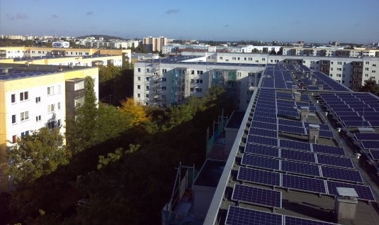 Das gelbe Viertel in Berlin wird mit Solarstrom beliefert. - © Stadt und Land
