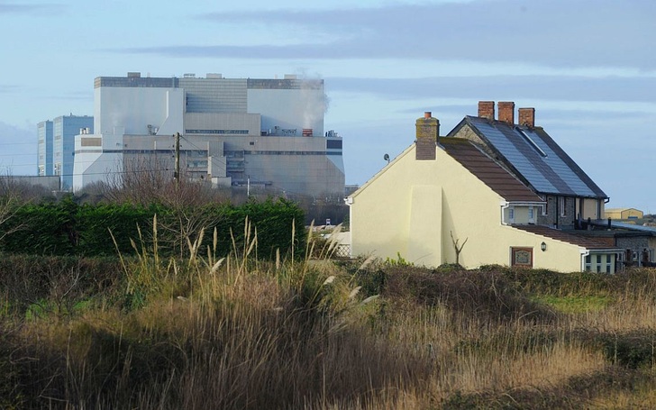 Der Erweiterungsbau des AKW in Hinkley Point (Großbritannien) soll rund etliche Milliarden Euro Beihilfen bekommen. - © B90/Grüne
