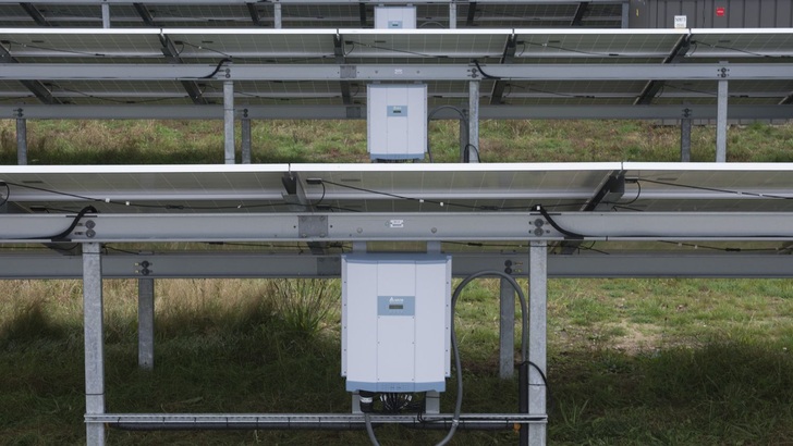 Der Solarpark Vandel in Dänemark nutzt Stringumrichter von Delta. - © Delta Energy Systems
