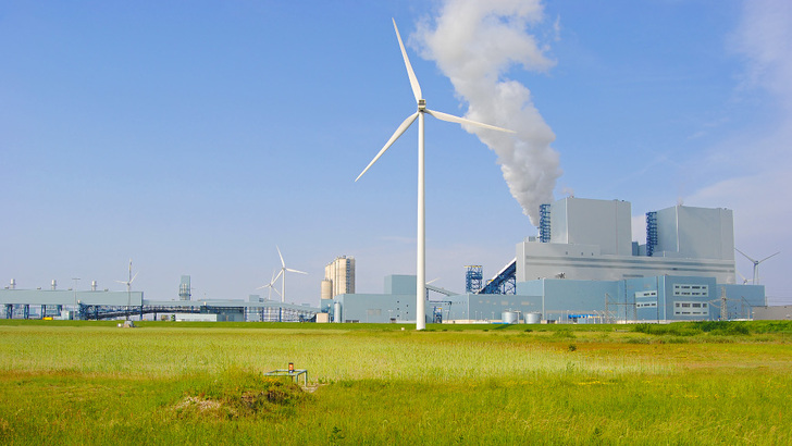 Der Tausch der Kohlekraftwerke durch Ökostromanlagen im Rheinischen Revier kostet etwa sieben Milliarden Euro. - © RWE
