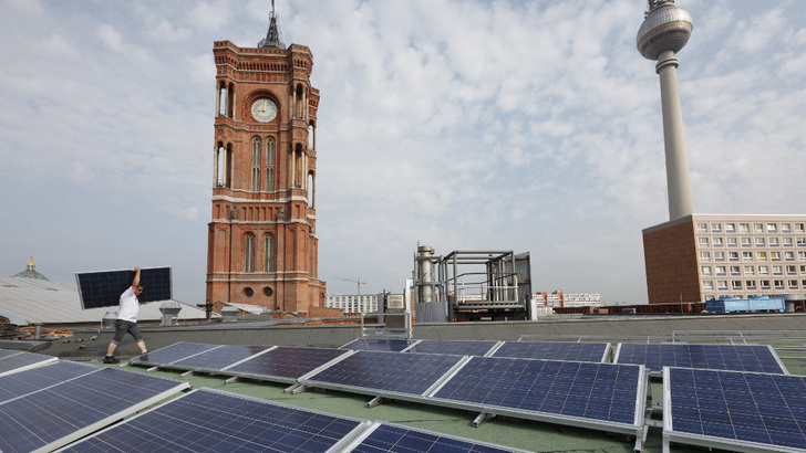 In ZUkunft sollen alle Neubauten in Berlin mit einer Solaranlage ausgestattet werden. - © Dietmar Gust/Berliner Energieagentur

