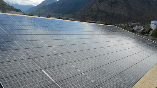 Die Förderung von Solaranlagen in der Schweiz soll nach dem Willen des Bundesrates in Bern sinken. - © Tritec Energy

