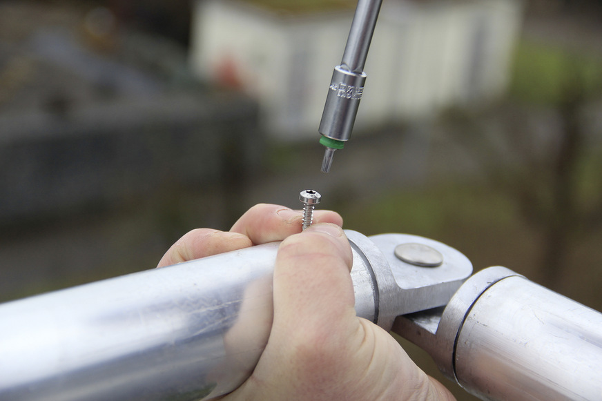 Einfach handhabbare Eckverbinder ergänzen das flexible System.