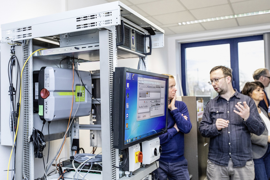 In Hürth befinden sich unter anderem moderne Prüfstände für Speichersysteme.