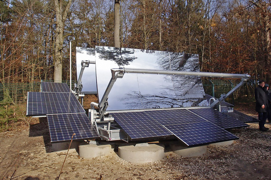 Ein Hybrid mit Photovoltaikmodulen im Tierpark in Nürnberg.
