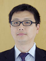 William Chen ist seit 2014 bei Aleo Solar. Zunächst hatte er als Vertriebsleiter begonnen. Seit 2016 ist er Geschäftsführer des Unternehmens aus Prenzlau in Brandenburg. Zuvor war er Vertriebsleiter von Sunrise Global Solar Energy mit Sitz in Taiwan.