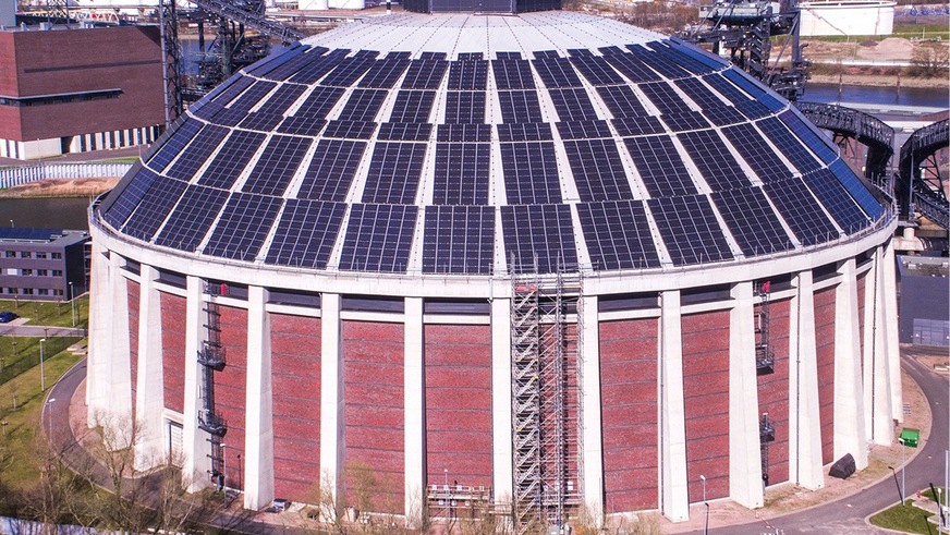 Ein Solardach hat das Kohlekraftwerk schon bekommen.