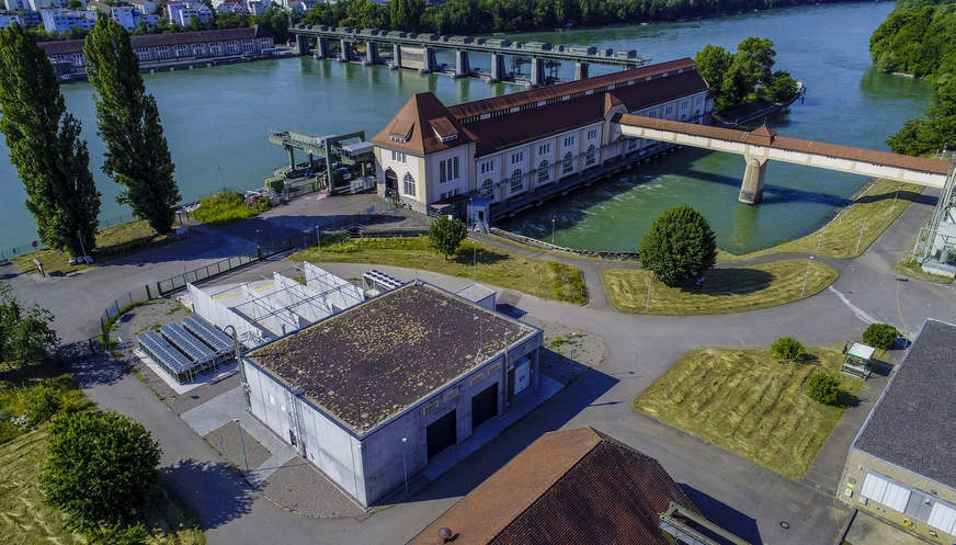 Die industrielle Power-to-Gas-Anlage am Wasserkraftwerk in Grenzach-Wyhlen in Baden-Württemberg.