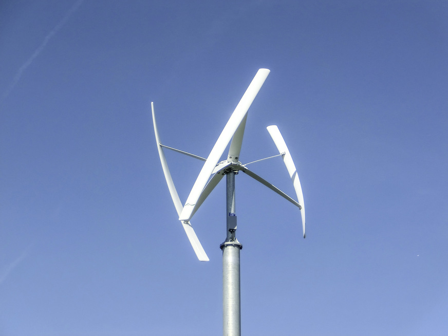 Kleinwindanlagen mit vertikaler Rotorachse kommen aufgrund ihres futuristischen Aussehens gut an.
