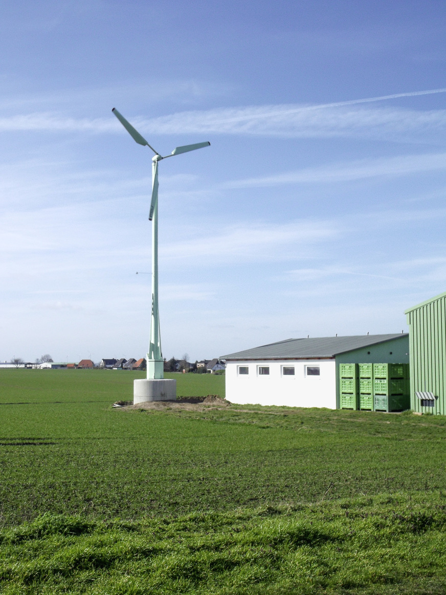 Der Bau einer Solaranlage erfolgt meistens erheblich schneller, als es bei einer Kleinwindanlage der Fall ist.