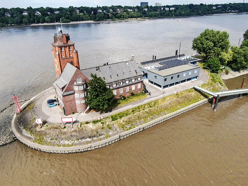 Die Nautische Zentrale koordiniert die Schiffsabläufe im Hafen der Hansestadt.