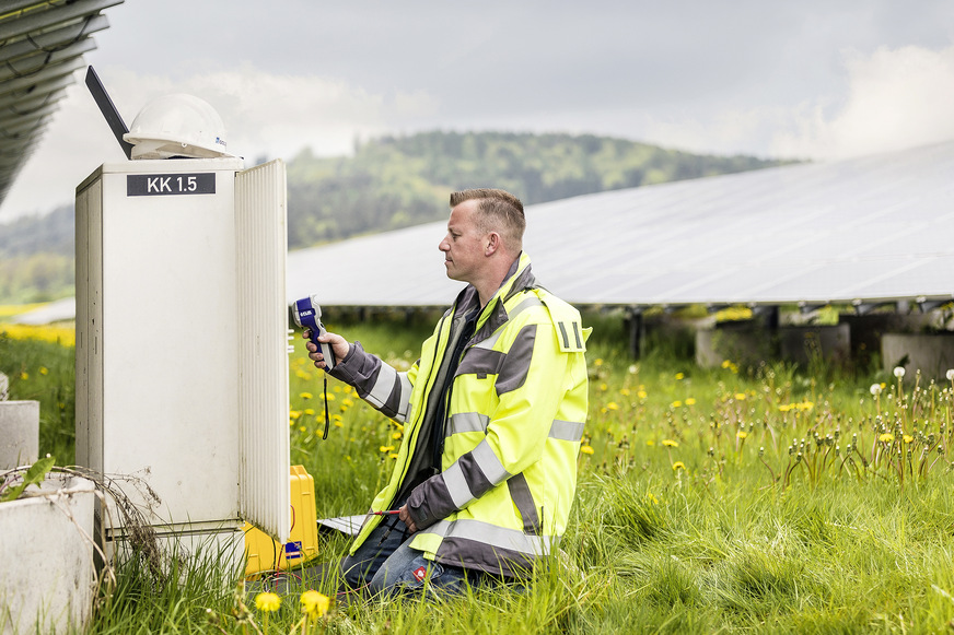 Die Nutzungsverträge für die Flächen sind das Fundament für die Solarinvestition.