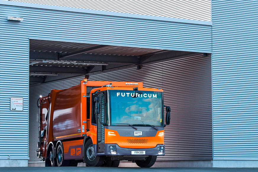 Futuricum hat auf der Basis eines Mercedes Econic einen elektrischen Lkw für die Müllabfuhr entwickelt.