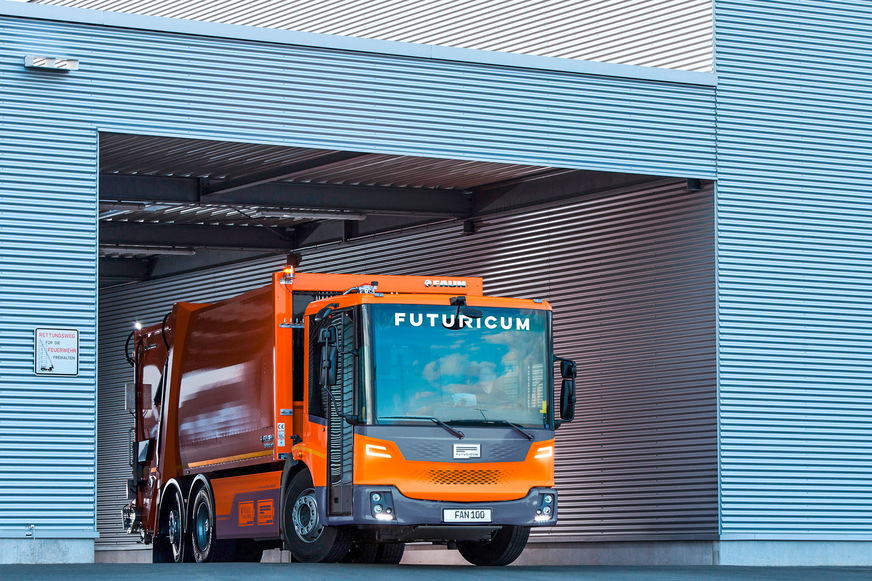Futuricum hat auf der Basis eines Mercedes Econic einen elektrischen Lkw für die Müllabfuhr entwickelt.
