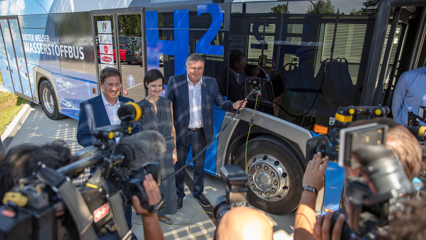 Großer Bahnhof gestern beim Start des Testbetriebs in Wels.