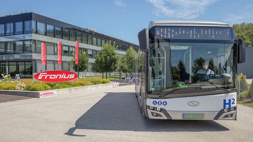 Vollgetankt in Thalheim geht es zum Fahrbetrieb nach Wels auf die nächsten Touren.