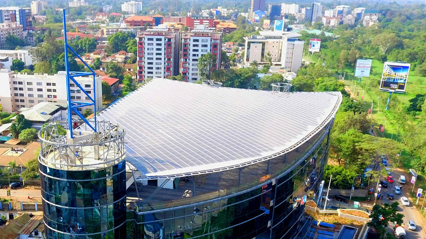 In Nairobi hat Onyx Solar ein riesiges solares Oberlicht gebaut.