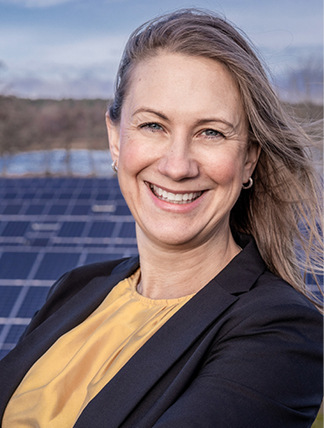 Ann﻿a Werner&nbsp;führt seit Oktober 2019 die Geschäfte von Svensk Solenergi, dem Solarverband in Schweden. Der Verband hat seinen Sitz in Stockholm. Zuvor war Anna Werner beim schwedischen Verband der Wohnungseigentümer für Energiefragen zuständig. Sie hat an der Stockholm School of Economics und am Ångström Laboratory in Uppsala studiert, wo sie das nationale, interdisziplinäre Graduiertenkolleg „Energy Systems“ der schwedischen Energieagentur mit Gebäudeenergie absolvierte.