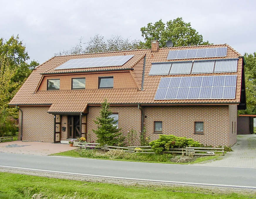 Das Elternhaus in Friedewalde bekam schon im Jahr 2000 die erste Photovoltaikanlage.