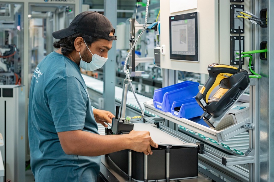 Die neue Batteriefertigung von Solarwatt.