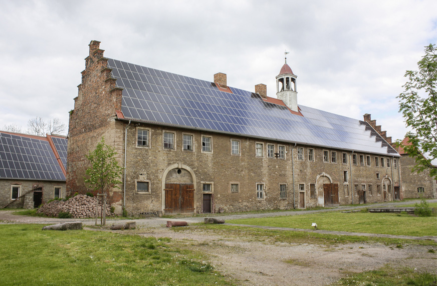 Die Solardächer dienten der ersten Sicherung der Gebäudesubstanz. Nun geht es um ein modernes Nutzungskonzept.