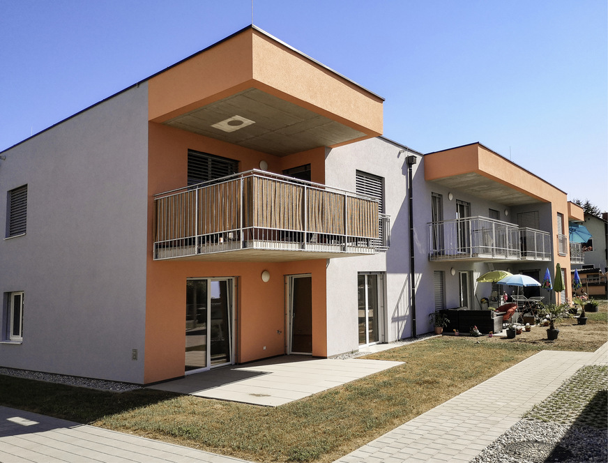 Auf den ersten Blick ist das neue Mehrfamilienhaus in Graz unscheinbar. Seine Stärken offenbart es erst bei näherem Hinsehen.