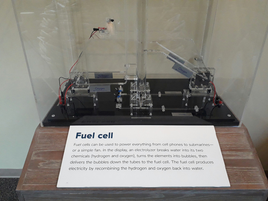 Modell einer Brennstoffzelle: Hier können Kinder, Jugendliche und jung gebliebene Erwachsene lernen, wie die Technik funktioniert.