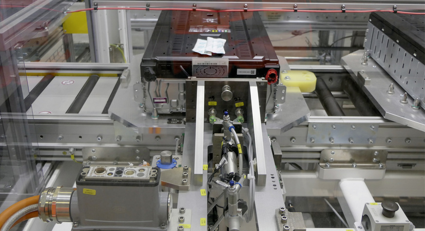 Volle Kontrolle: So sieht ein Teststand bei Tesvolt aus.