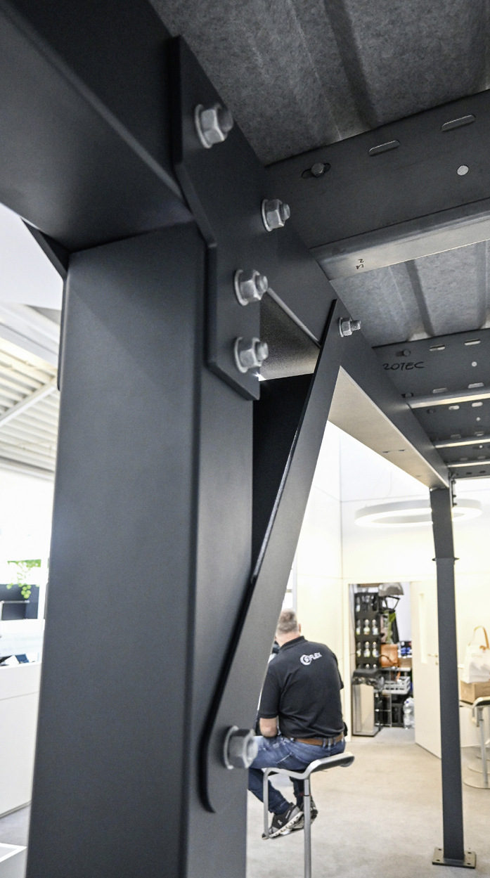 S-Flex hat auf der Intersolar ebenfalls ein Carportsystem vorgestellt. Das modulare System besteht aus einer Stahlkonstruktion.