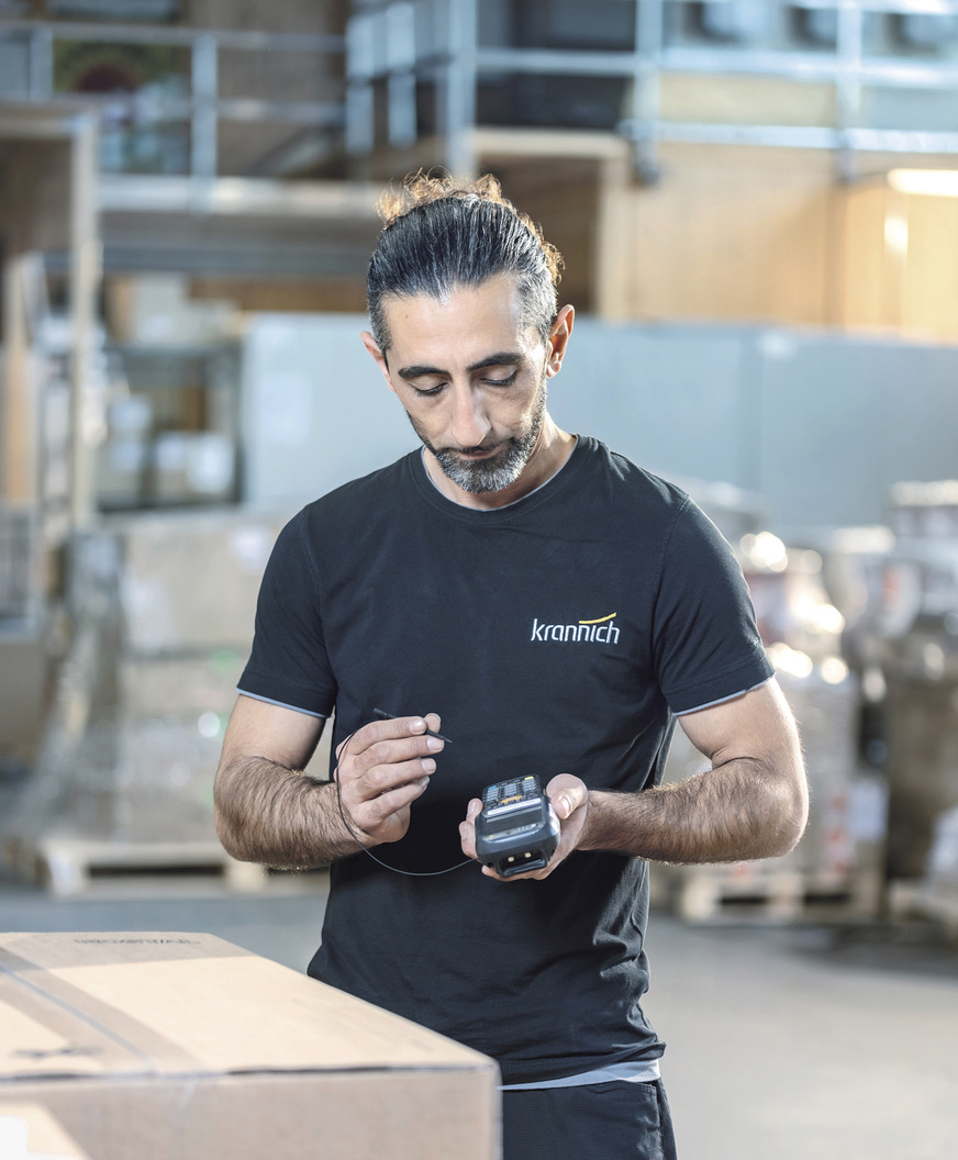 Vorbereitung der Ware zum Versand bei Krannich in Weil der Stadt.