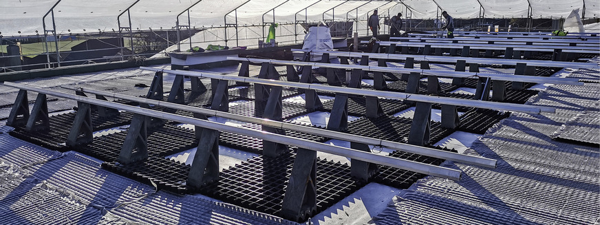 Vorbereitung der Modulstützen für die Installation.