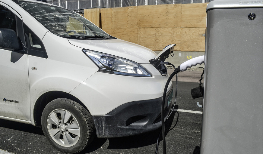 Nicht nur fürs bidirektionale Laden müssen jede Menge Stromtankstellen aufgebaut werden.