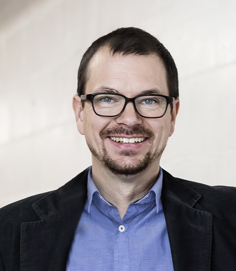 Dennis Schulmeyer ist Geschäftsführer von Lade, einem Anbieter von kompletten Ladelösungen. Das Unternehmen hat einen Simulator entwickelt, der das Potenzial des bidirektionalen Ladens zeigt.