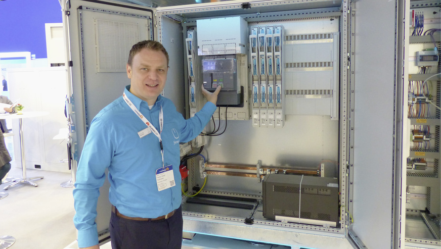 Fenecon-Chef Franz-Josef Feilmeier zeigt sich nach dem Gewinn des Awards gut gelaunt.