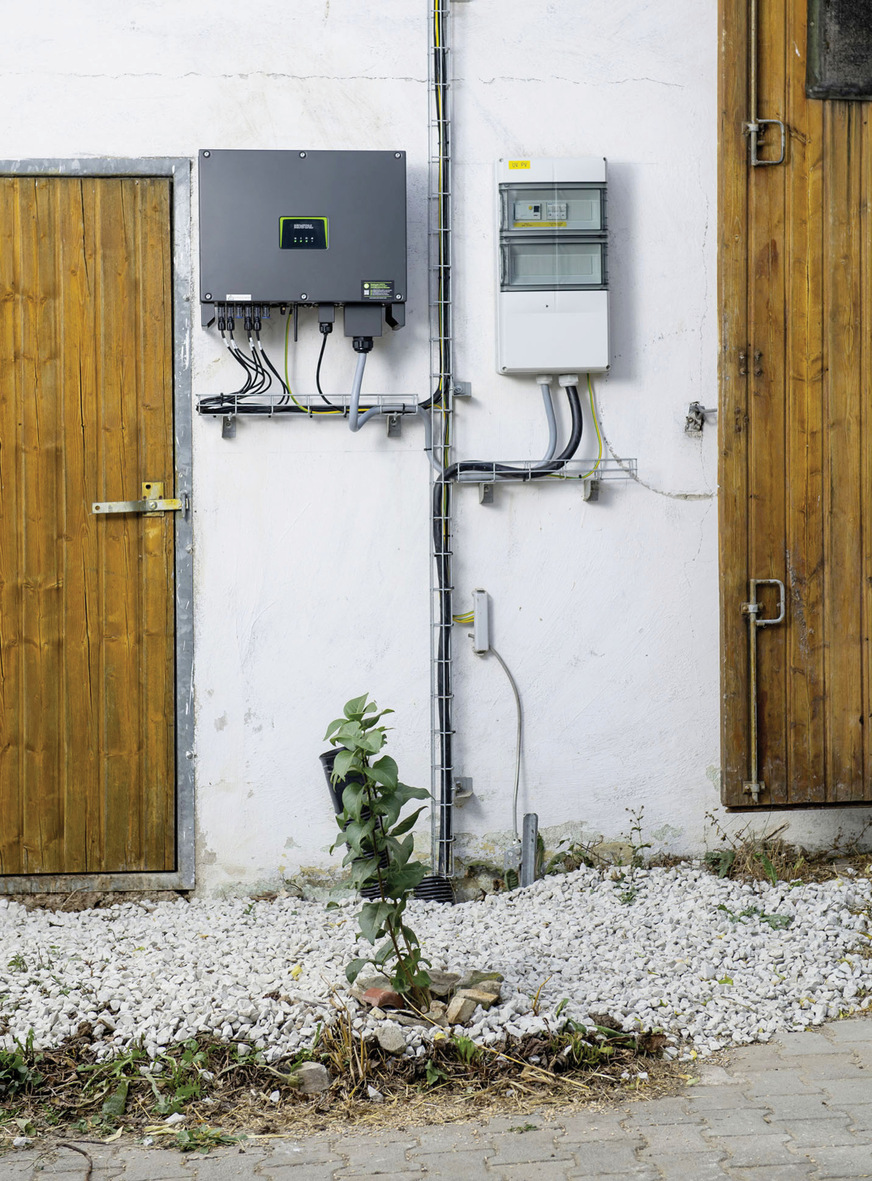Der CI-Wechselrichter von Kostal erreicht die Schutzklasse IP65. Eine Installation im Außenbereich ist demzufolge kein Problem.