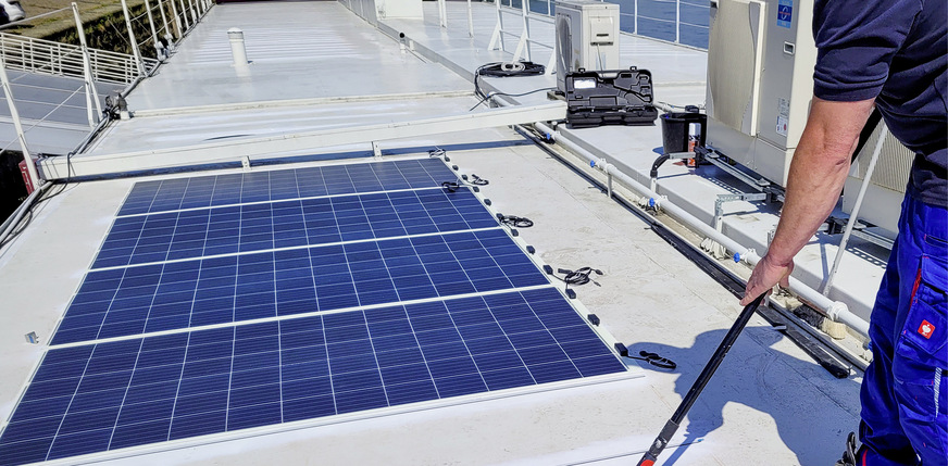 Mal was anderes für den Installateur: eine Montage an Deck.