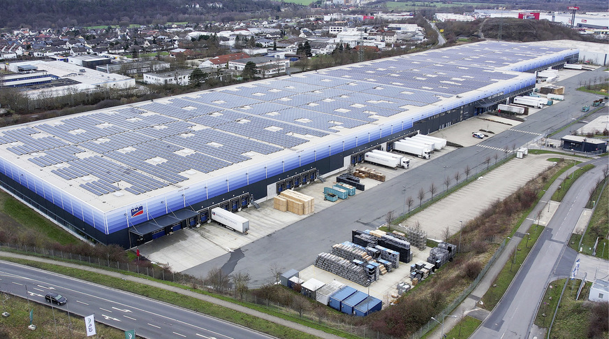 Zwei Megawatt Solarpower vom Dach helfen derzeit enorm.