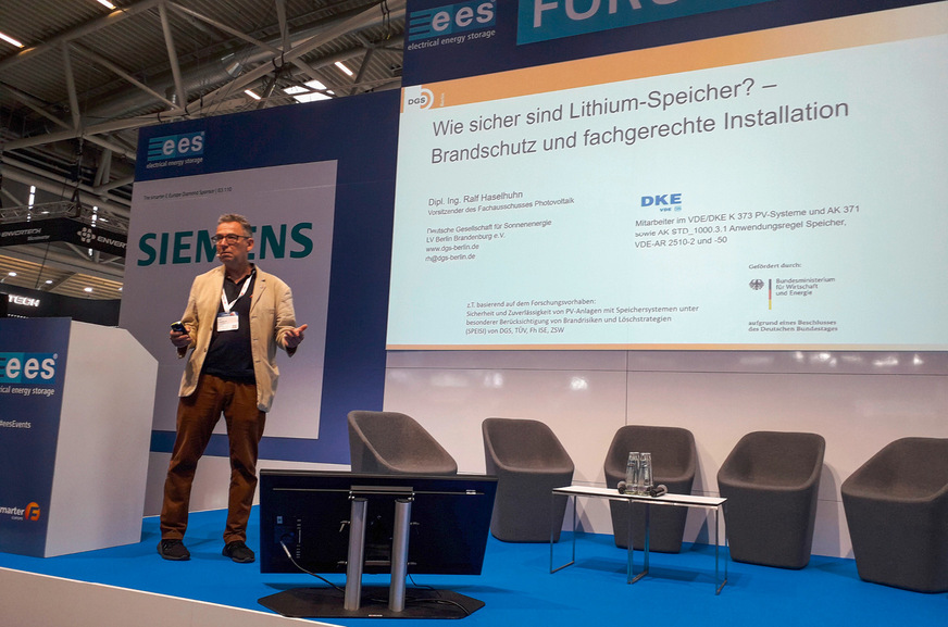 Ralf Haselhuhn bei seinem Vortrag während des EES-Forums in München.