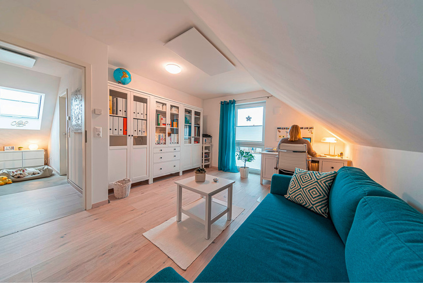 Einfamilienhaus in Attendorn: Die IR-Heizgeräte wurden an der Decke oder auch an der Wand installiert.