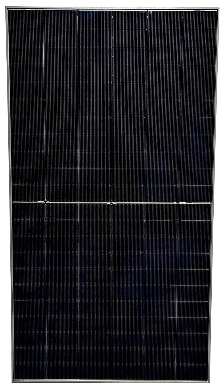 Die bifazialen ­Kunlun-Module ­wurden speziell für vertikale ­Installationen entwickelt.