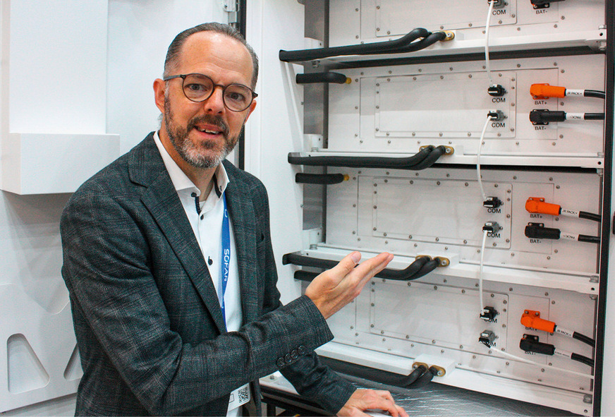 Marketingchef Raoul Rotarius stellte in München das neue Speicher­system Power In von Sofar vor.